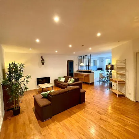 6 Personnes Vue Sur Le Chateau