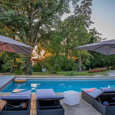 6 Personnes Vue Sur Le Chateau * La Gaubretière