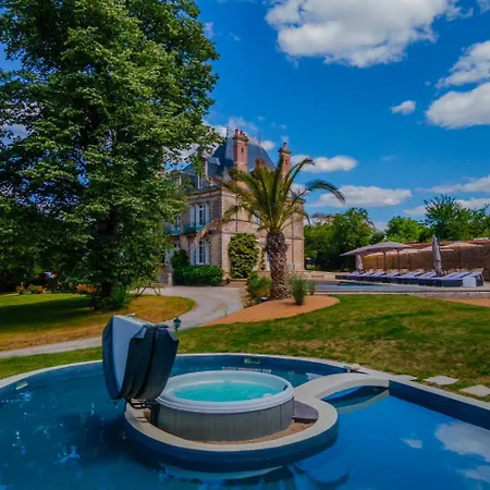 6 Personnes Vue Sur Le Chateau La Gaubretière