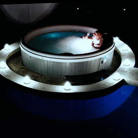 6 Personnes Vue Sur Le Chateau * La Gaubretière