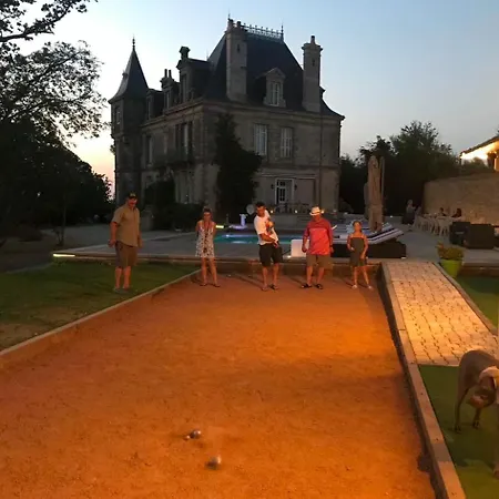 6 Personnes Vue Sur Le Chateau La Gaubretière