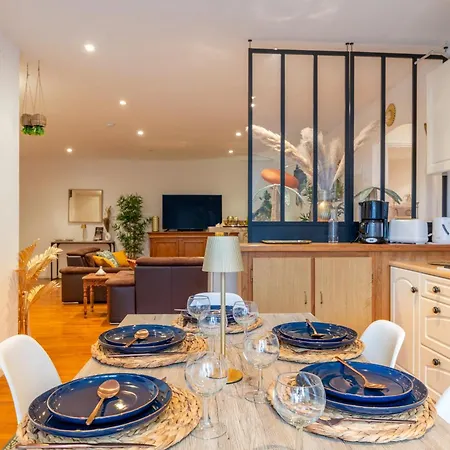 6 Personnes Vue Sur Le Chateau