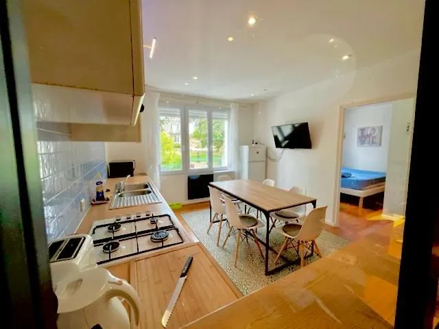 شقة 6 Personnes Vue Sur Le Chateau La Gaubretiere