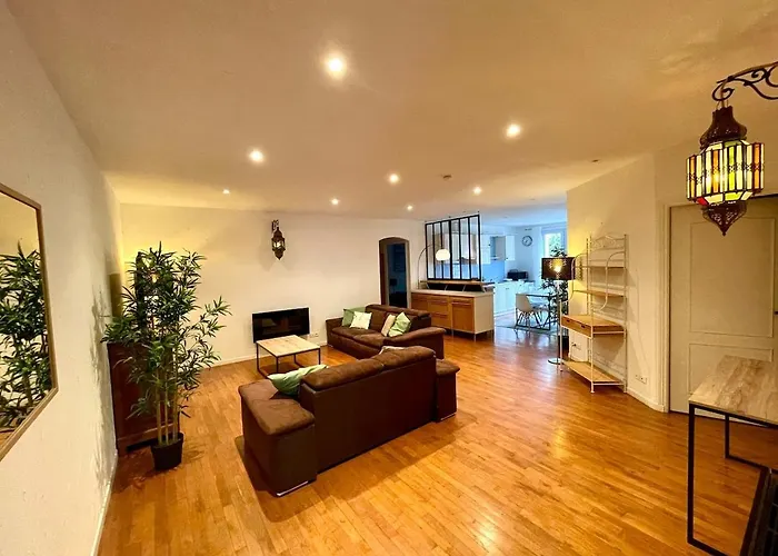 6 Personnes Vue Sur Le Chateau