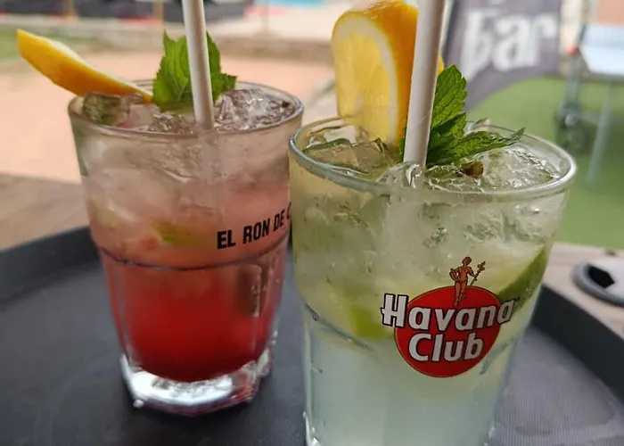 6 Personnes Vue Sur Le Chateau La Gaubretiere