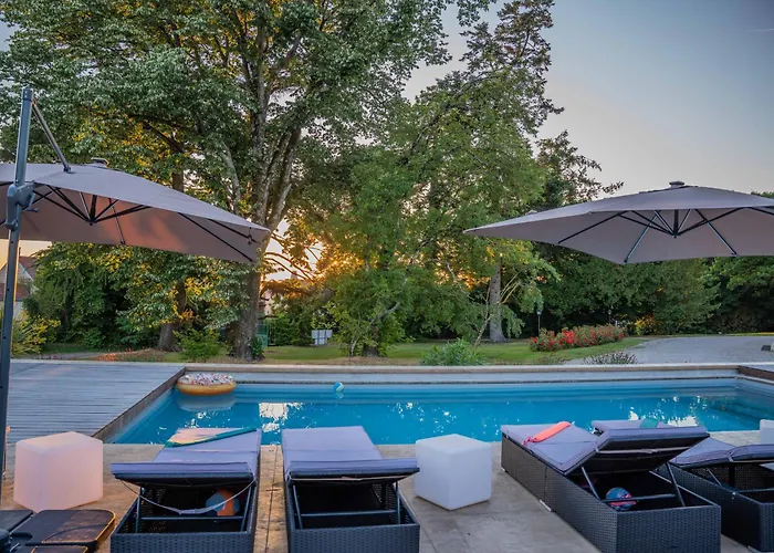 6 Personnes Vue Sur Le Chateau * La Gaubretiere