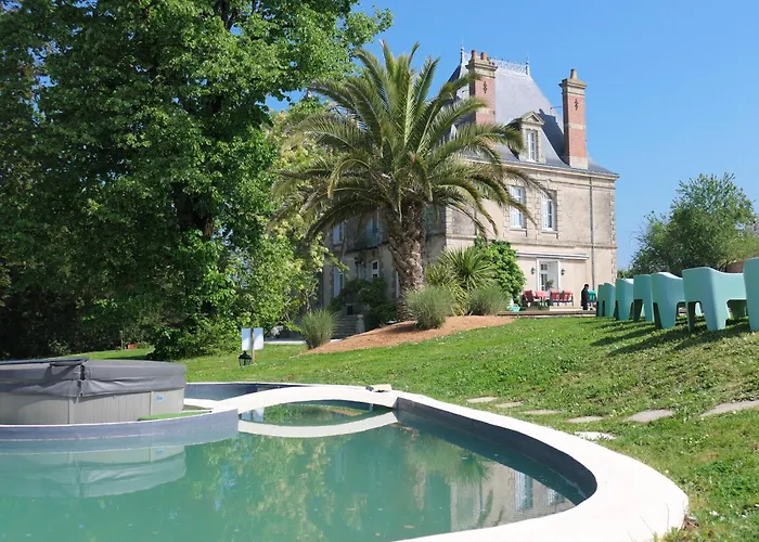 شقة 6 Personnes Vue Sur Le Chateau La Gaubretiere